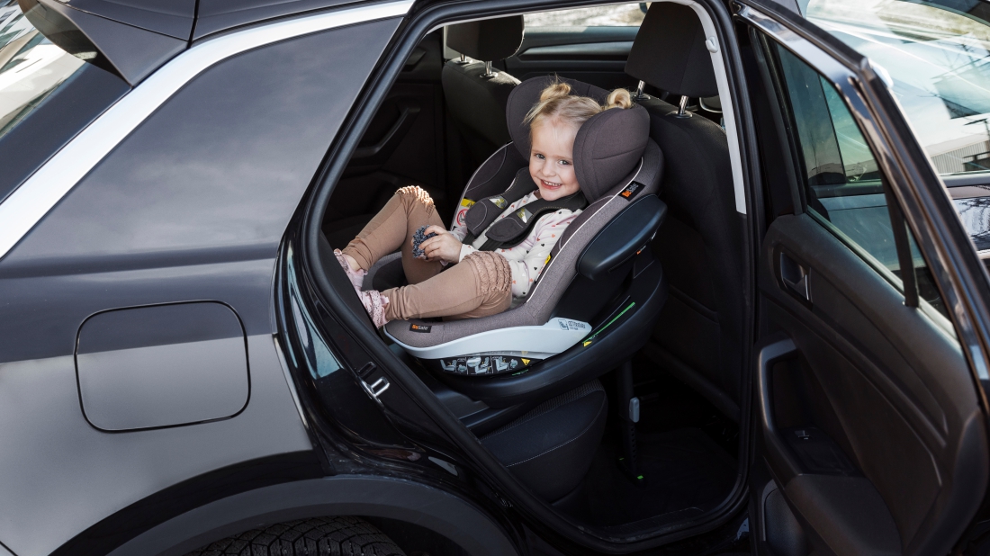 Ešte bezpečnejšie autosedačky pre deti. Značka BeSafe prichádza s prelomovým systémom uťahovania pásov a ďalšími novinkami