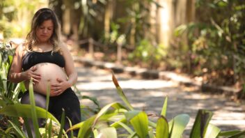 pregnant-2659274_1920-352x198.jpg