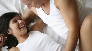sex_istock_000006954385medium-352x198.jpg