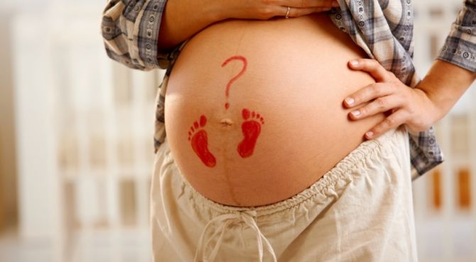 tehotenstvo-brucho-otazka-dotaz-istock_000012741302.jpg